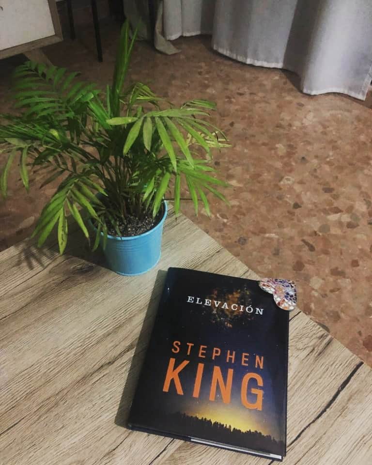ELEVACIÓN, de Stephen King.
