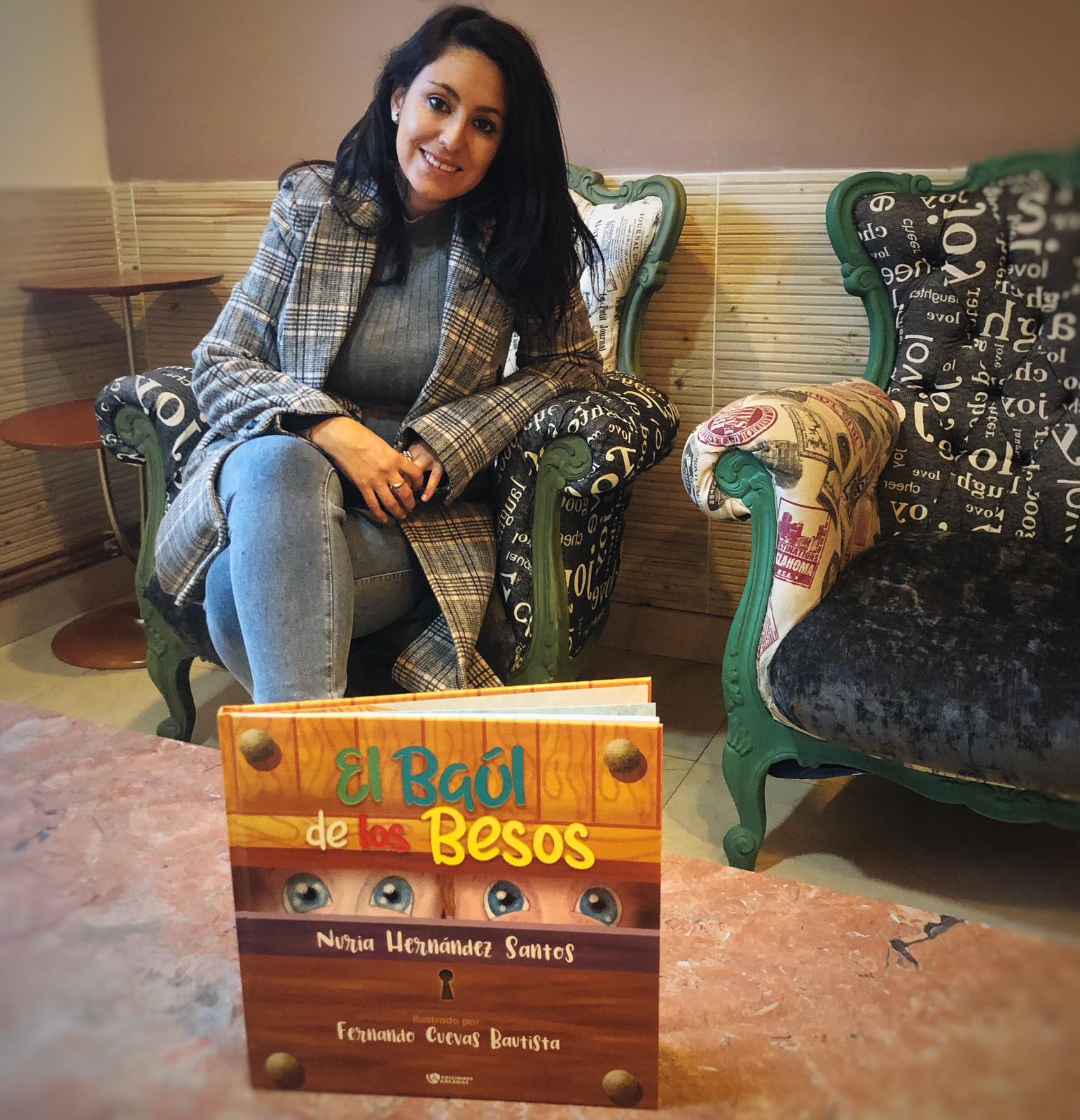 Entrevista a Nuria Hernández Santos, autora de «El baúl de los besos».